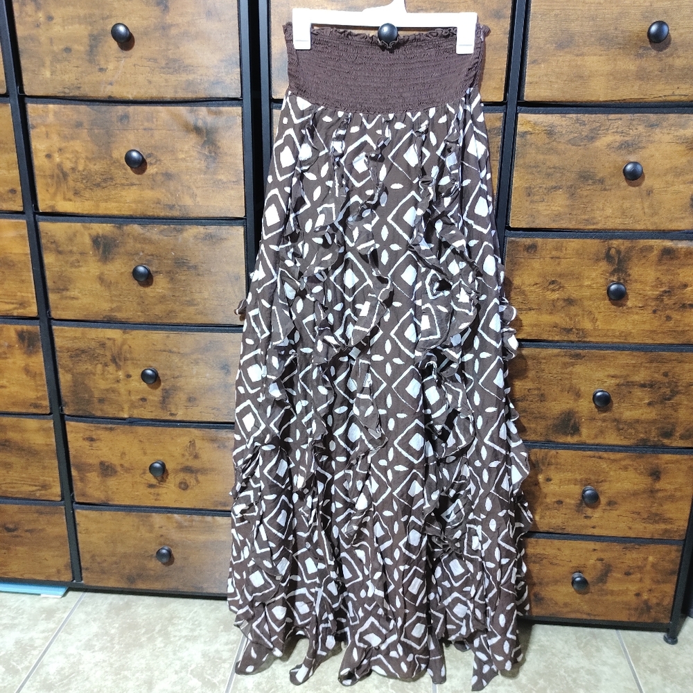 Bebe Medium Brown Cream Ruffled Long Skirt Lined Elastic Waist Side Zipper